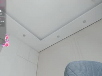 hi_miki webcam model stream image