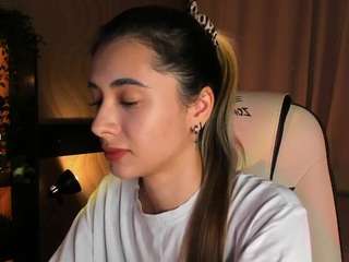 darlabelle webcam model stream image