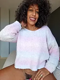 Goldenlace webcam model stream image