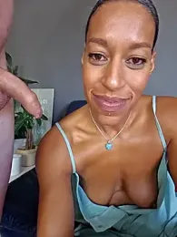 Goldenlace webcam model stream image