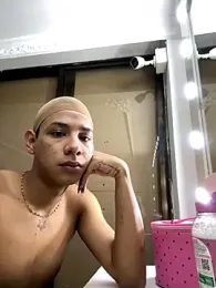 SwettRenata_ webcam model stream image