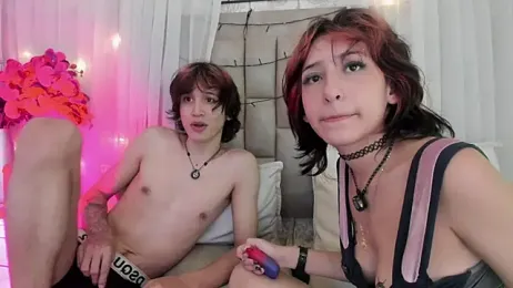 Mika_love_milo webcam model stream image