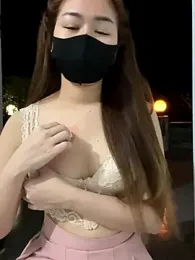 BabyThree_ webcam model stream image