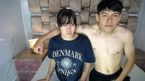 LucyyLeo webcam model stream image