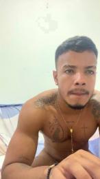 Chris_fendi webcam model stream image