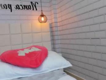 emma_petite4u webcam model stream image