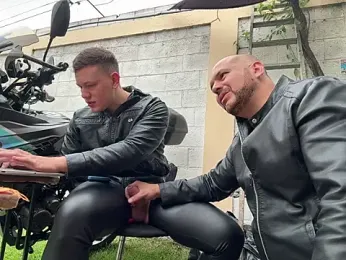 Neil_and_isaac webcam stripchat model stream image