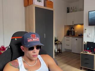 Duncan Collins webcam model stream image
