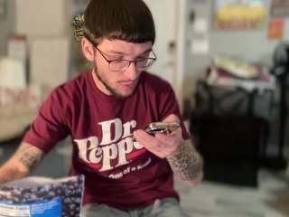 youngkubenski215 webcam model stream image