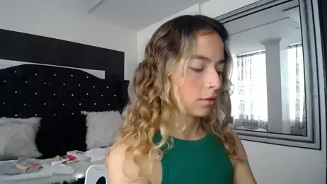 IssadoraJames webcam model stream image