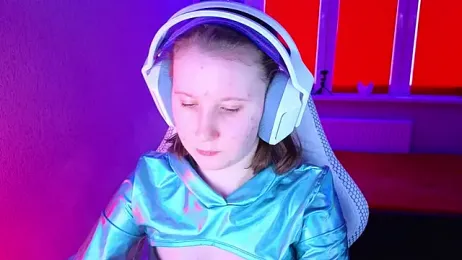 mon_lola webcam model stream image