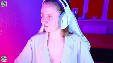 mon_lola webcam model stream image