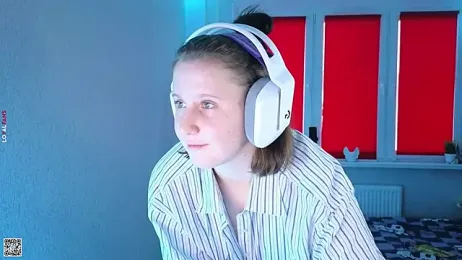 mon_lola webcam model stream image