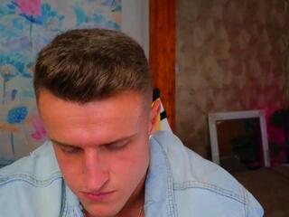 Leo Cavalli webcam flirt4free model stream image