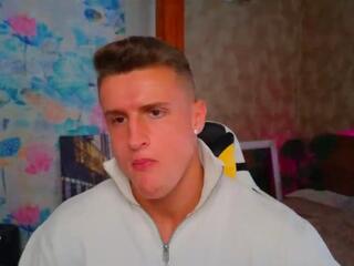 Leo Cavalli webcam model stream image