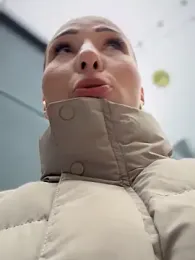 LetsFunKARINA webcam model stream image