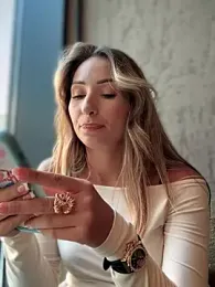 LetsFunKARINA webcam model stream image