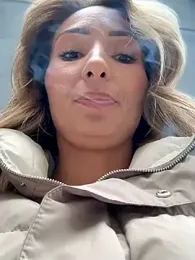 LetsFunKARINA webcam model stream image