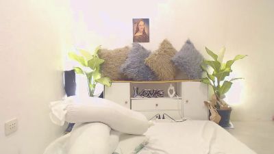 heartely webcam model stream image