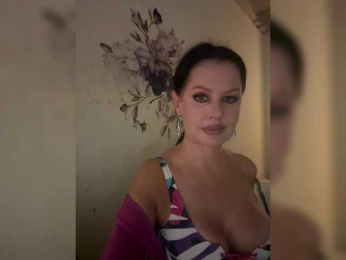 RoyalBreasts webcam bongacams model stream image