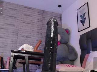 tinnahottie webcam model stream image