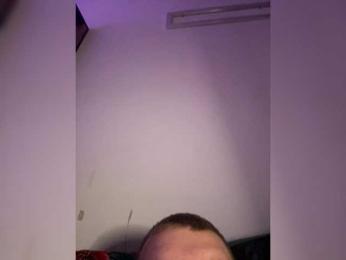 MoonAura webcam bongacams model stream image