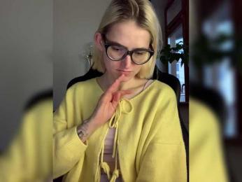 Asya_ webcam model stream image