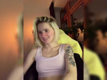 Asya_ webcam model stream image