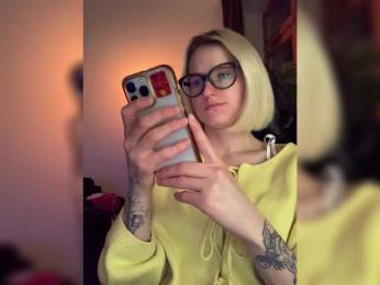 Asya_ webcam model stream image