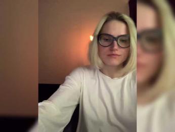 Asya_ webcam model stream image