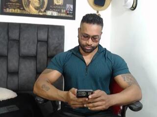 Blade Strong webcam model stream image