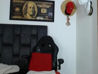 Blade Strong webcam model stream image