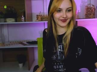 mila-glow webcam model stream image
