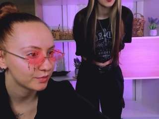 mila-glow webcam model stream image