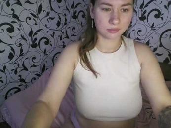 YourEmilie webcam bongacams model stream image