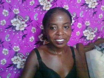 Christina-2 webcam model stream image