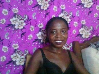 Christina-2 webcam model stream image