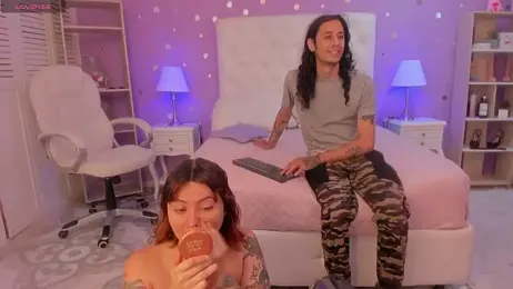 Goldentemptation_ webcam model stream image