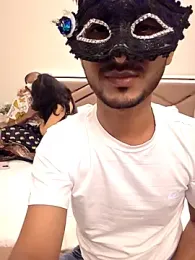 RealcoupleP webcam model stream image