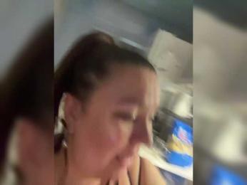 -BuSiNkA webcam model stream image