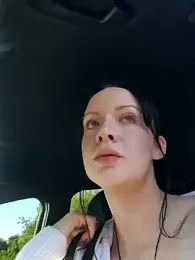 EVILYN webcam model stream image