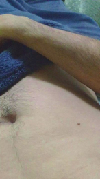 polli_play webcam model stream image