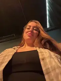 VikiDemini webcam model stream image