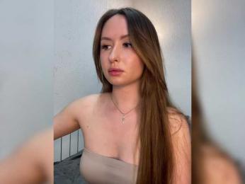 PLEELUS webcam model stream image