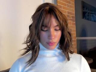 Susan Kiut webcam model stream image