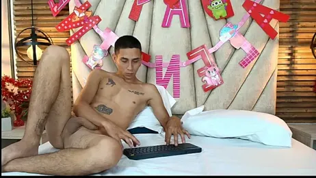 Zoelucas webcam model stream image