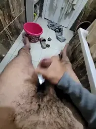 WelloffUpthrow webcam model stream image