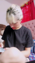 Youlittlestar28 webcam model stream image