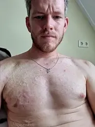 Love_Bert webcam model stream image