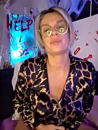 SpicyVicky webcam model stream image